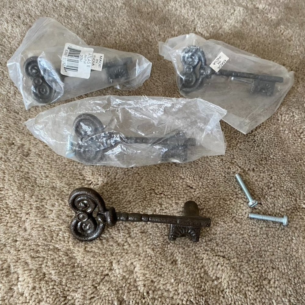 Set of 4 Dark Brown Skeleton key drawer pulls